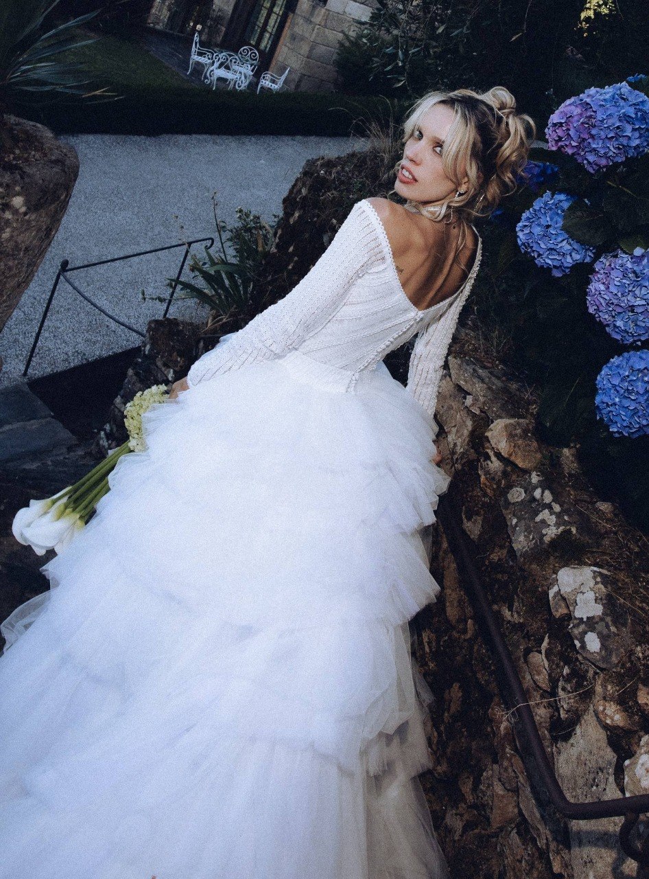 Abito da sposa su misura con corpetto in pizzo e gonna in tulle